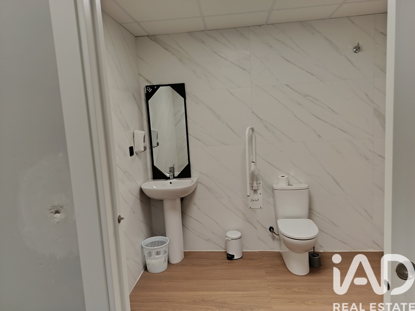 Commercial property à Guardamar del Segura, Alicante, Espagne 3 chambres, 225 m2 No. 173238