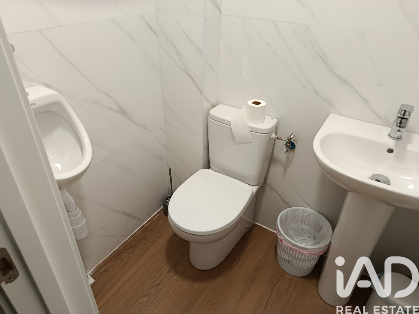 Commercial property à Guardamar del Segura, Alicante, Espagne 3 chambres, 225 m2 No. 173238