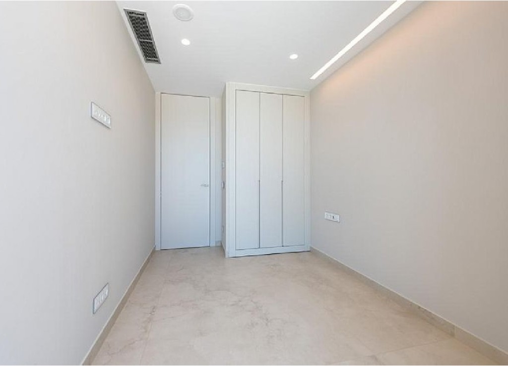 Apartamento en Benidorm, Alicante, España 3 dormitorios, 297 m2 No. 144728