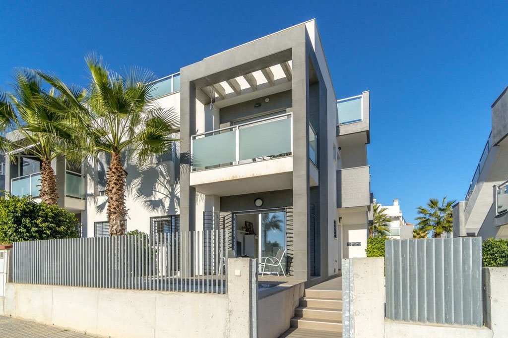 Lägenhet i Punta Prima, Alicante, Spanien 2 sovrum, 67 kvm. Nr. 144724