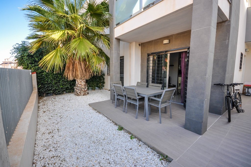Lägenhet i Punta Prima, Alicante, Spanien 2 sovrum, 67 kvm. Nr. 144724