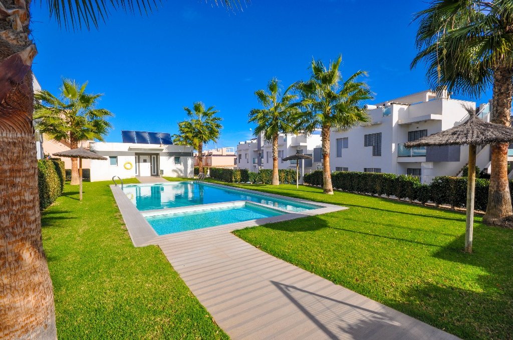 Lägenhet i Punta Prima, Alicante, Spanien 2 sovrum, 67 kvm. Nr. 144724
