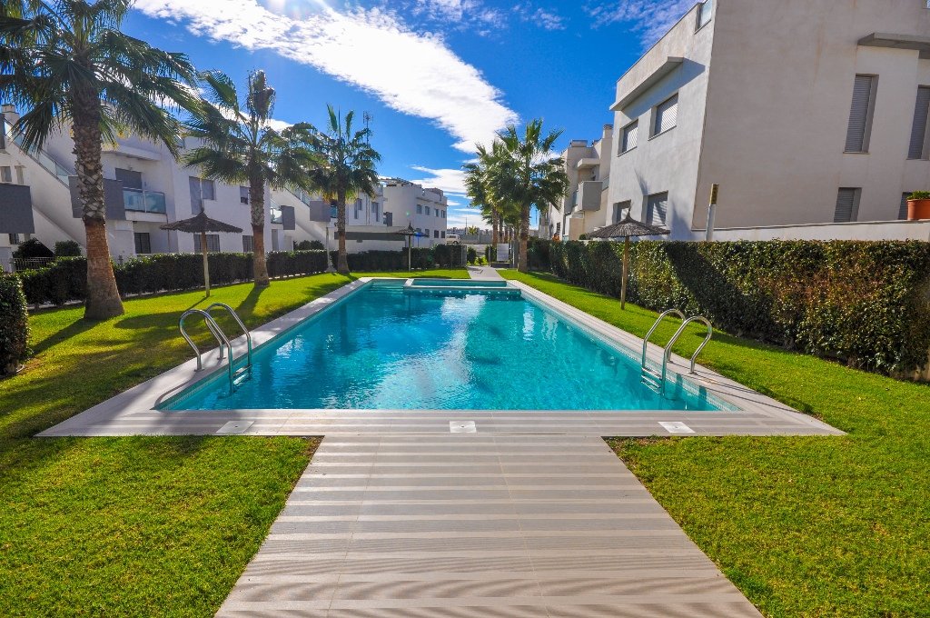 Lägenhet i Punta Prima, Alicante, Spanien 2 sovrum, 67 kvm. Nr. 144724