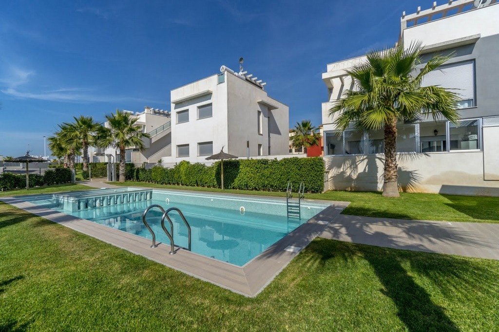 Lägenhet i Punta Prima, Alicante, Spanien 2 sovrum, 67 kvm. Nr. 144724