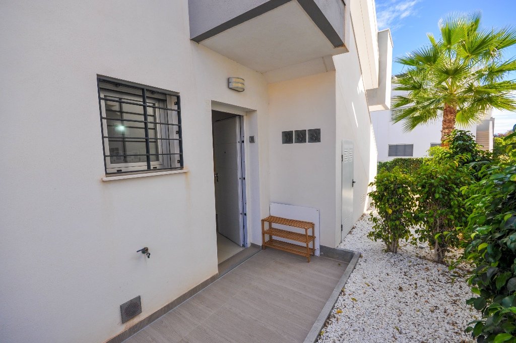Lägenhet i Punta Prima, Alicante, Spanien 2 sovrum, 67 kvm. Nr. 144724
