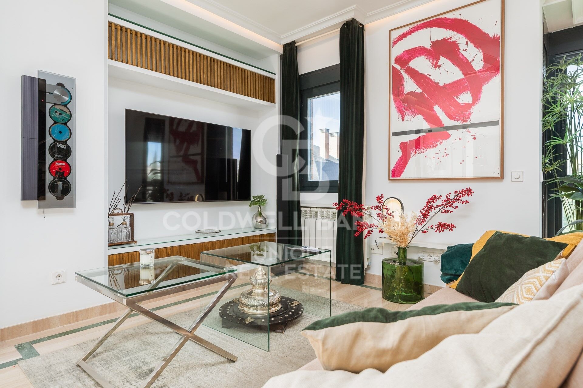 Paritalo Madrid, Espanja 4 makuuhuonetta, 260 m2 No. 157471