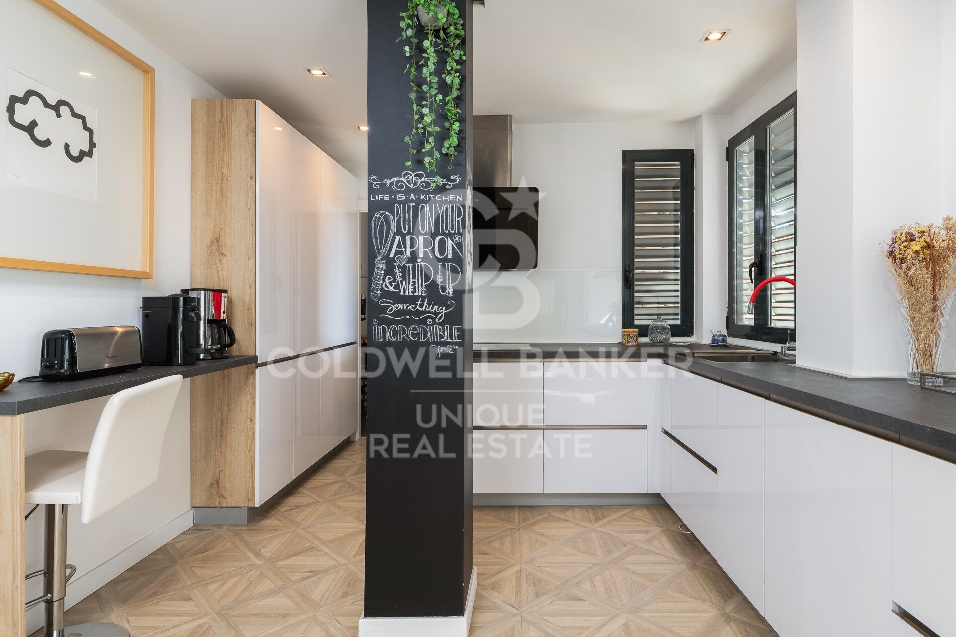 Paritalo Madrid, Espanja 4 makuuhuonetta, 260 m2 No. 157471