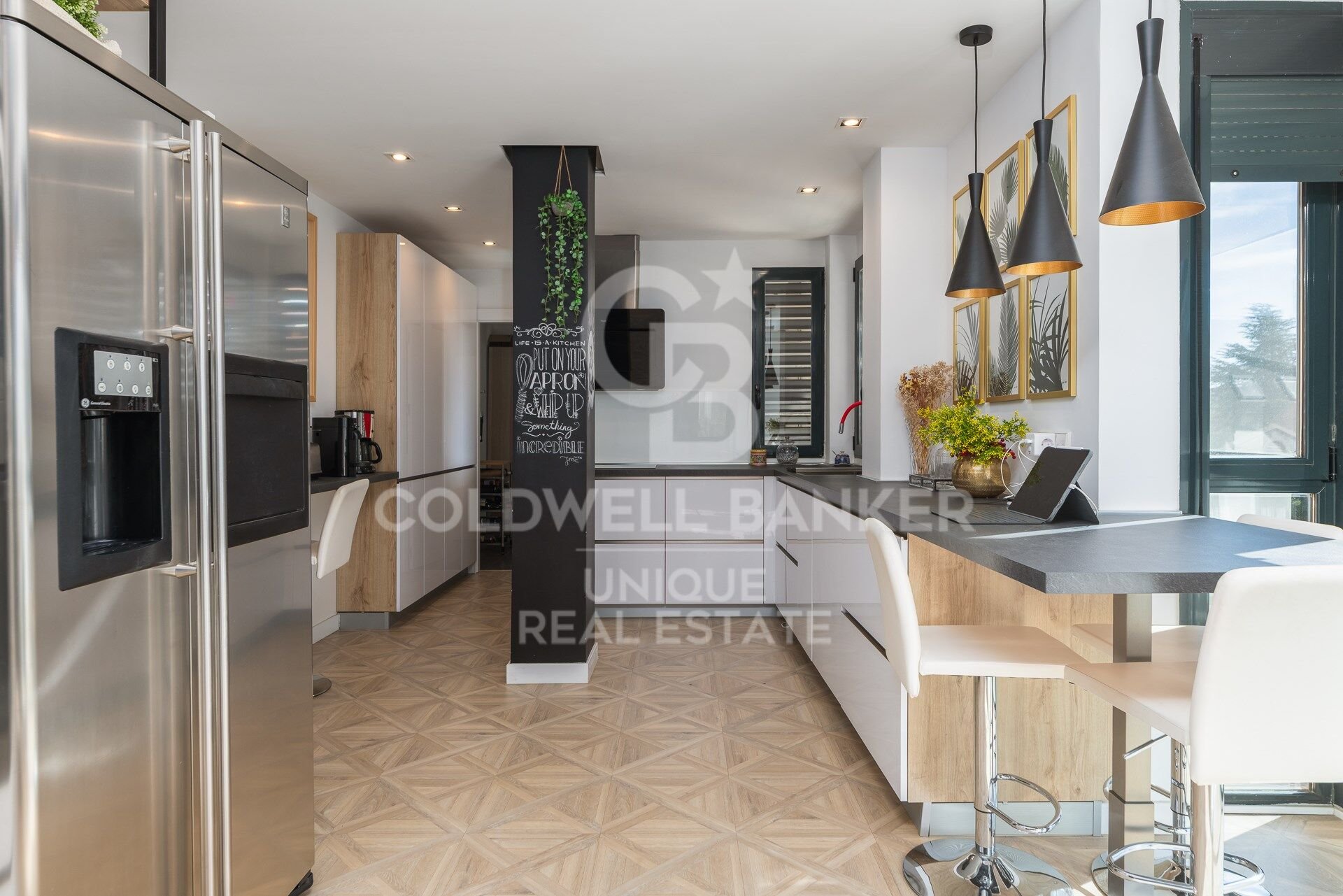 Paritalo Madrid, Espanja 4 makuuhuonetta, 260 m2 No. 157471