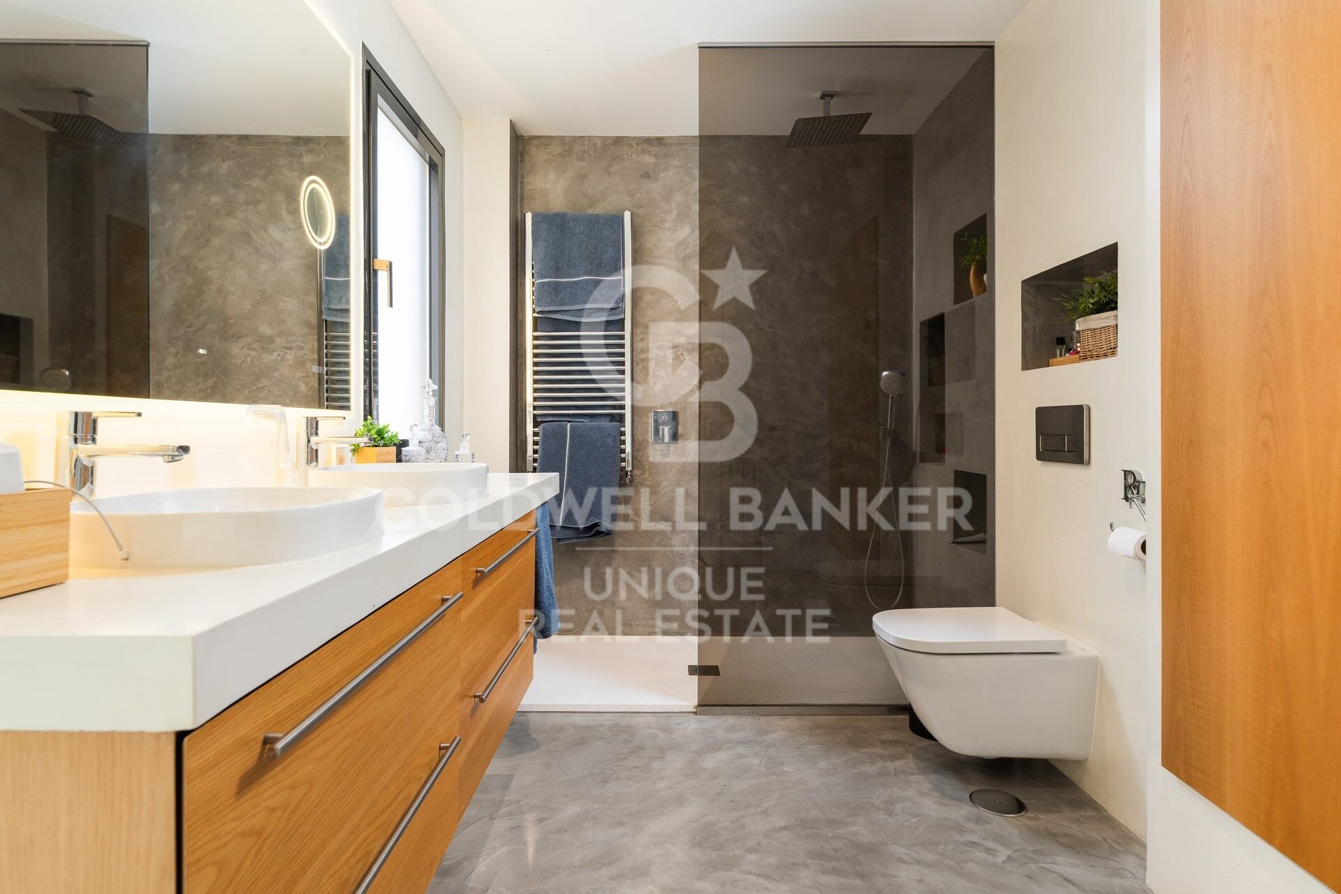 Paritalo Madrid, Espanja 4 makuuhuonetta, 260 m2 No. 157471