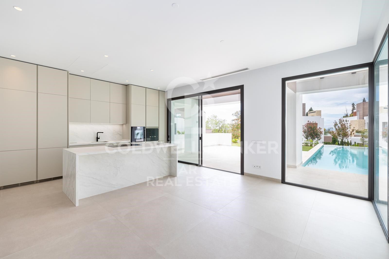 Villa à Marbella, Malaga, Espagne 4 chambres, 730 m2 No. 157473