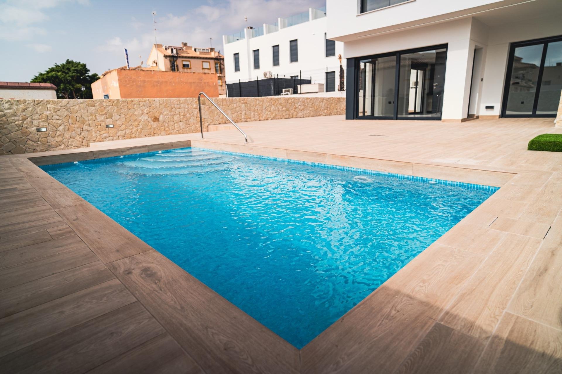 Villa en Punta Prima, Alicante, España 4 dormitorios, 121 m2 No. 136954