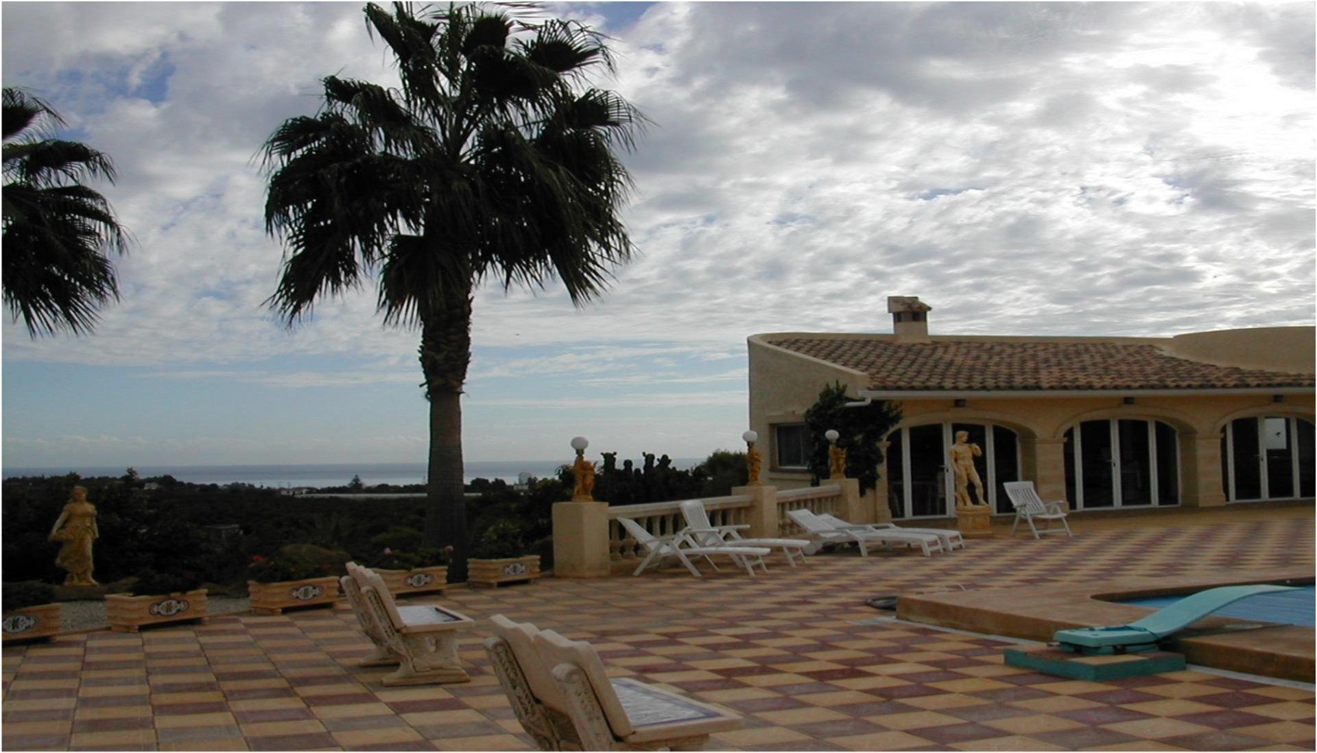 Villa a L'Alfàs del Pi, Alicante, Spagna 5 camere da letto, 1000 mq. N° 165261