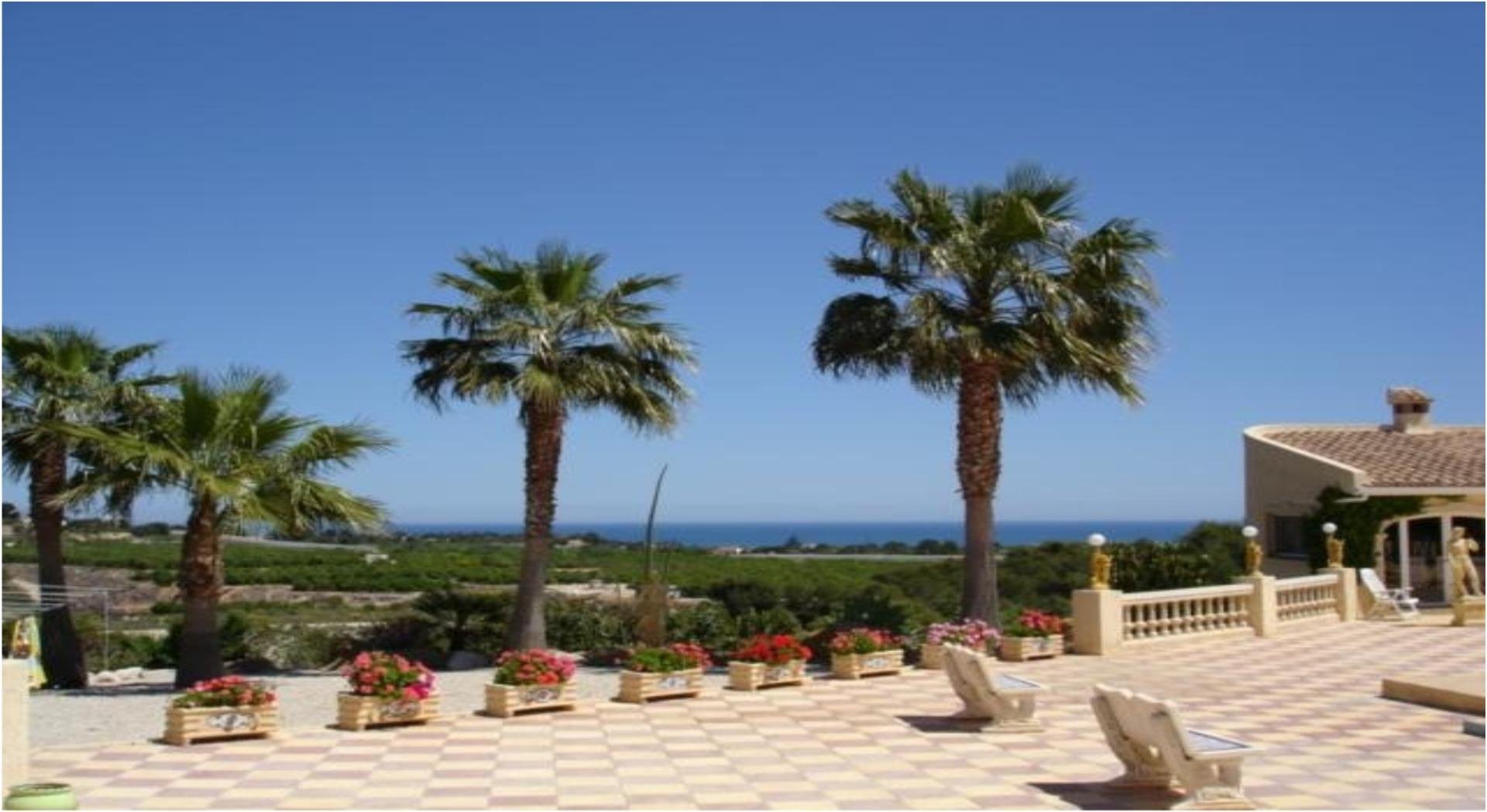 Villa a L'Alfàs del Pi, Alicante, Spagna 5 camere da letto, 1000 mq. N° 165261