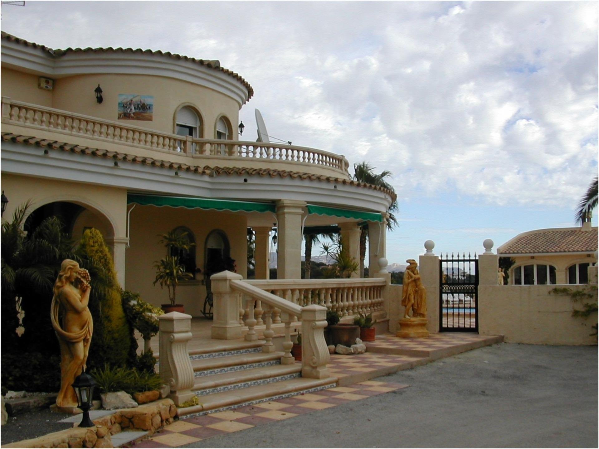 Villa a L'Alfàs del Pi, Alicante, Spagna 5 camere da letto, 1000 mq. N° 165261