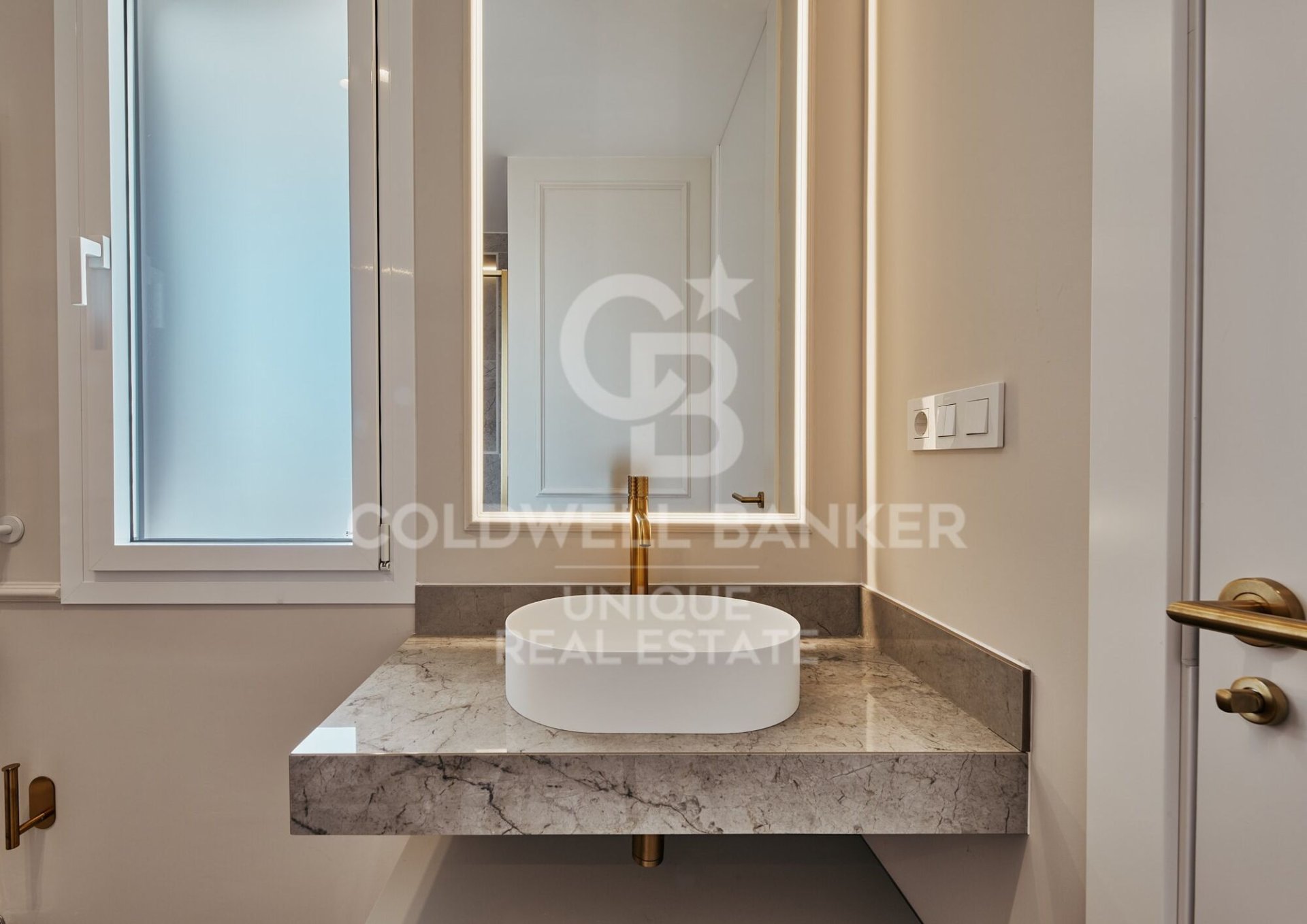 Apartment à Madrid, Espagne 3 chambres, 132 m2 No. 178743