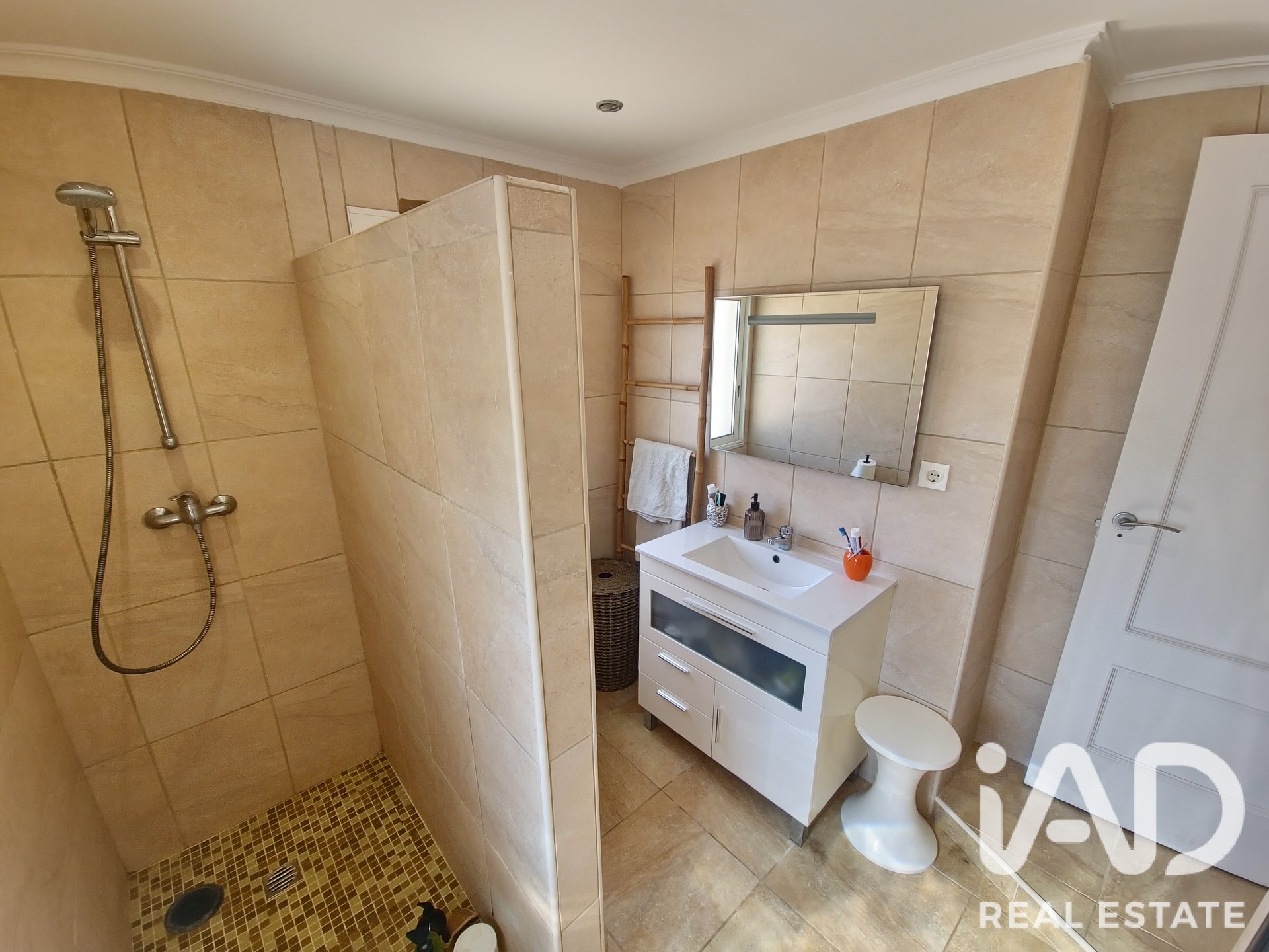 House in Busot, Alicante, Spain 5 bedrooms, 283 sq.m. No. 187993