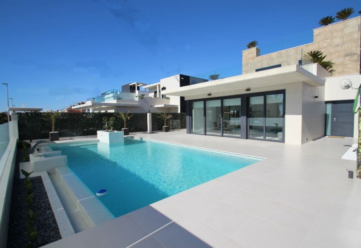 Villa à La Zenia, Alicante, Espagne 197 m2 No. 164973