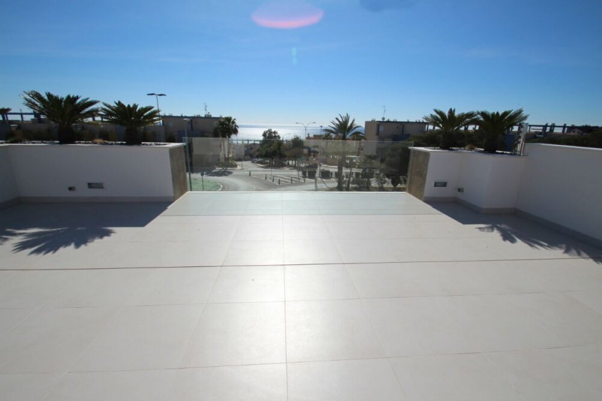 Villa à La Zenia, Alicante, Espagne 197 m2 No. 164973
