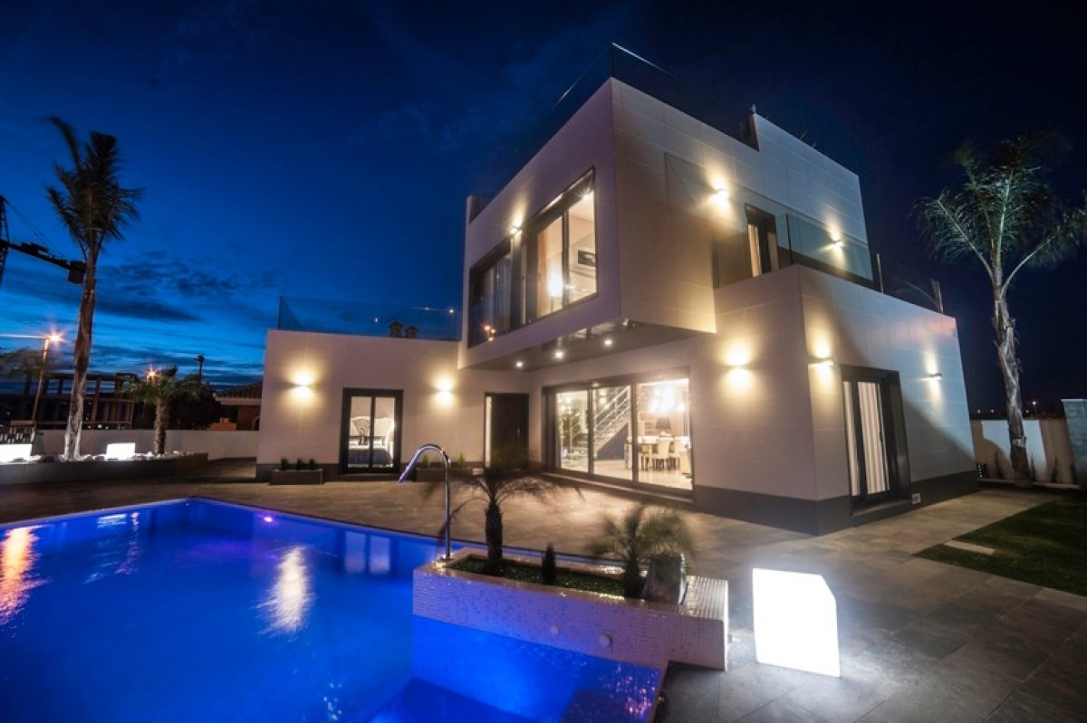 Villa en La Zenia, Alicante, España 157 m2 No. 164972