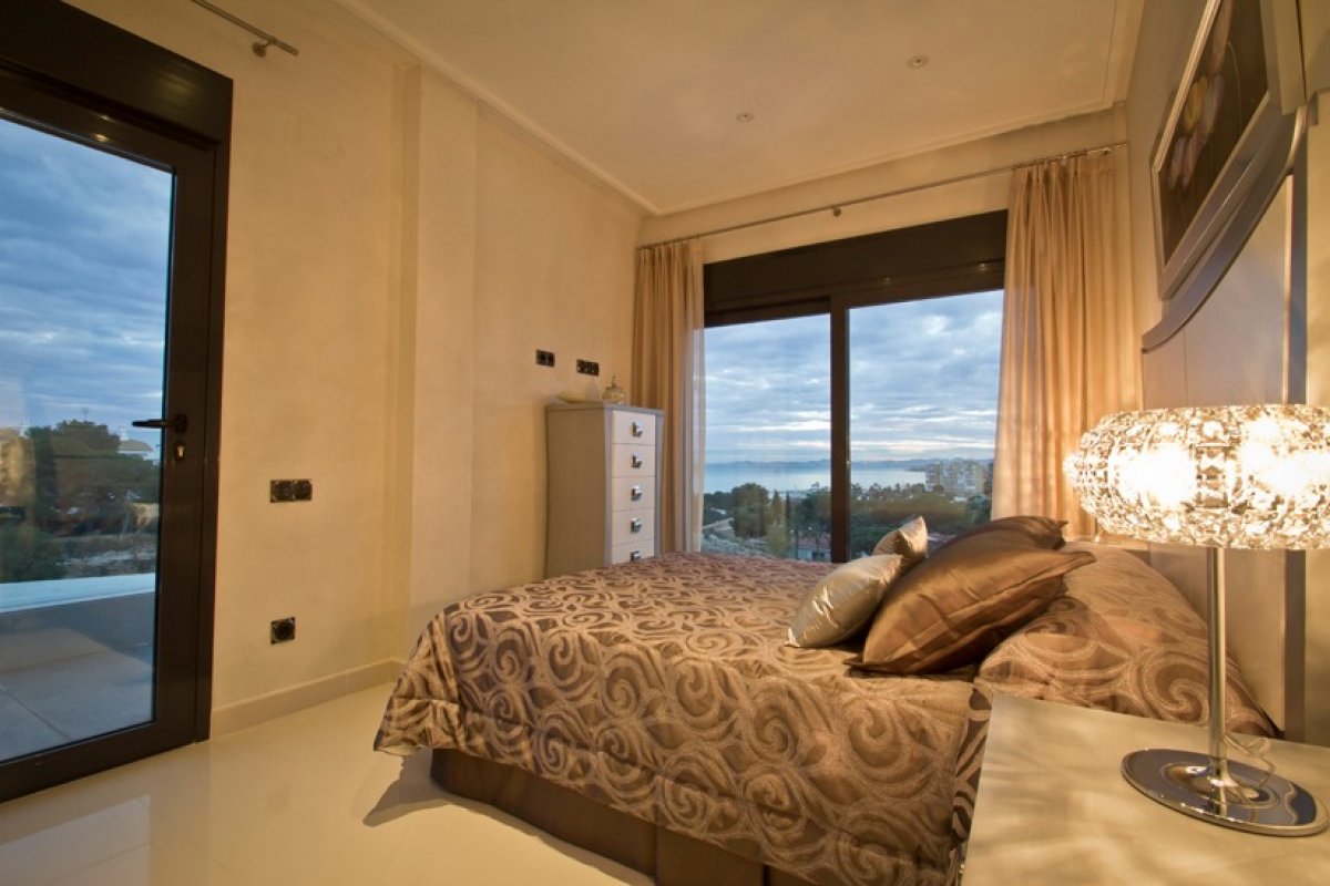 Villa en La Zenia, Alicante, España 157 m2 No. 164972