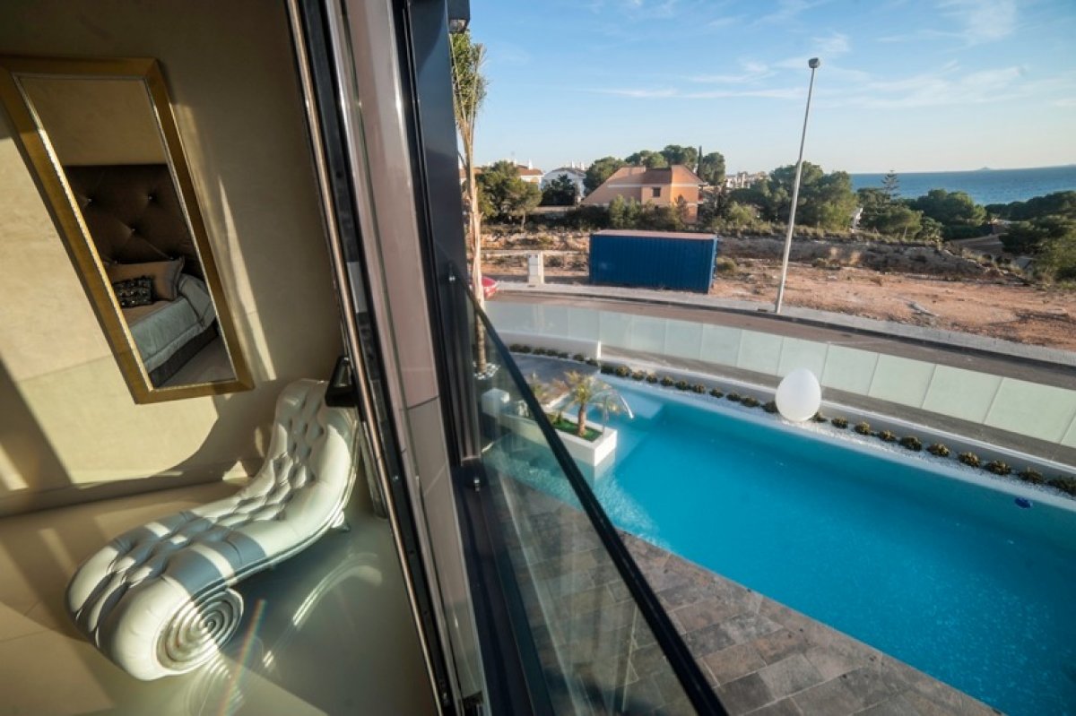 Villa en La Zenia, Alicante, España 157 m2 No. 164972