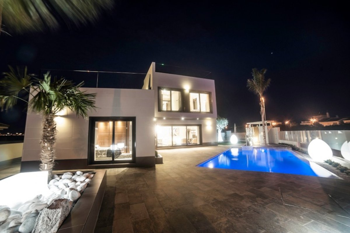 Villa en La Zenia, Alicante, España 157 m2 No. 164972