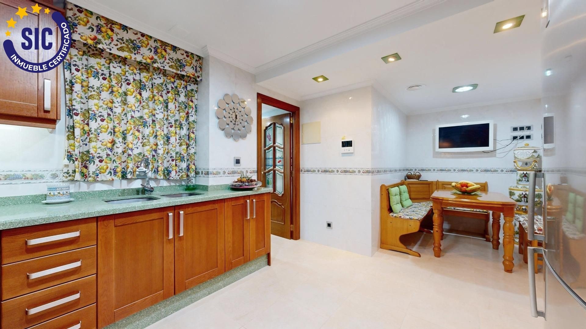 Wohnung in Valencia, Spanien 3 Schlafzimmer, 165 m2 Nr. 133340