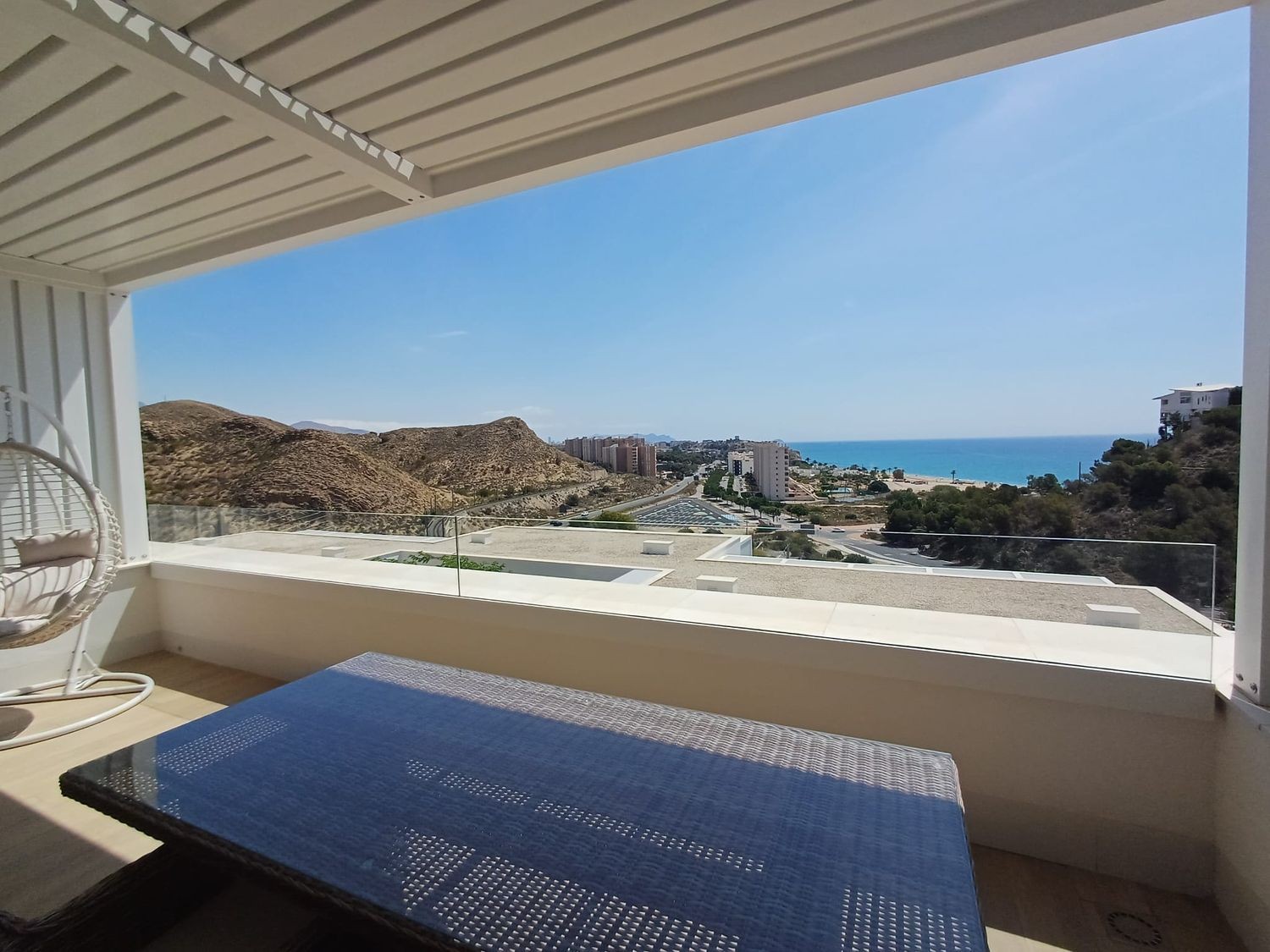 Tvåvåningslägenhet i Villajoyosa, Alicante, Spanien 3 sovrum, 199 kvm. Nr. 133337