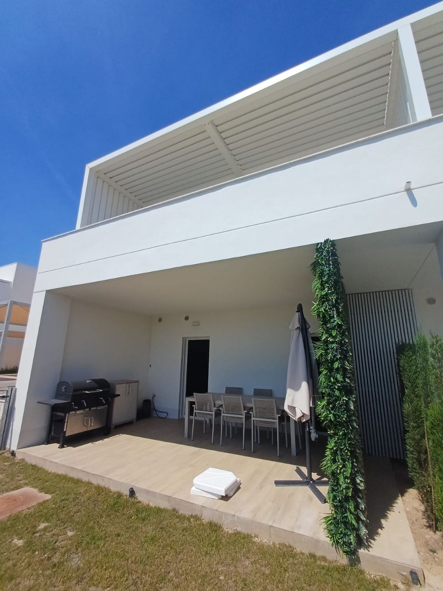 Tvåvåningslägenhet i Villajoyosa, Alicante, Spanien 3 sovrum, 199 kvm. Nr. 133337
