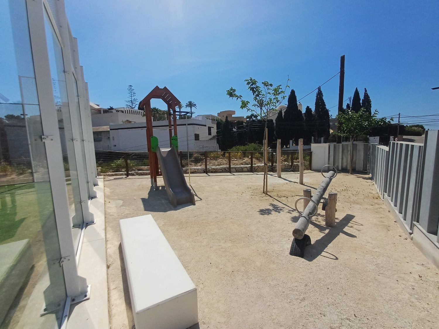 Tvåvåningslägenhet i Villajoyosa, Alicante, Spanien 3 sovrum, 199 kvm. Nr. 133337