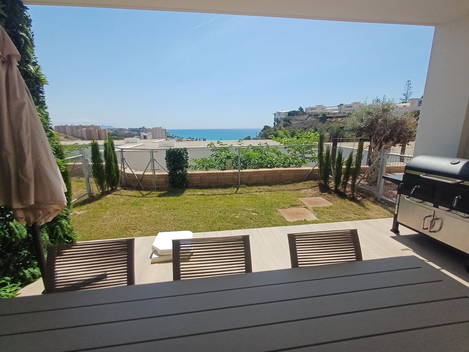 Tvåvåningslägenhet i Villajoyosa, Alicante, Spanien 3 sovrum, 199 kvm. Nr. 133337