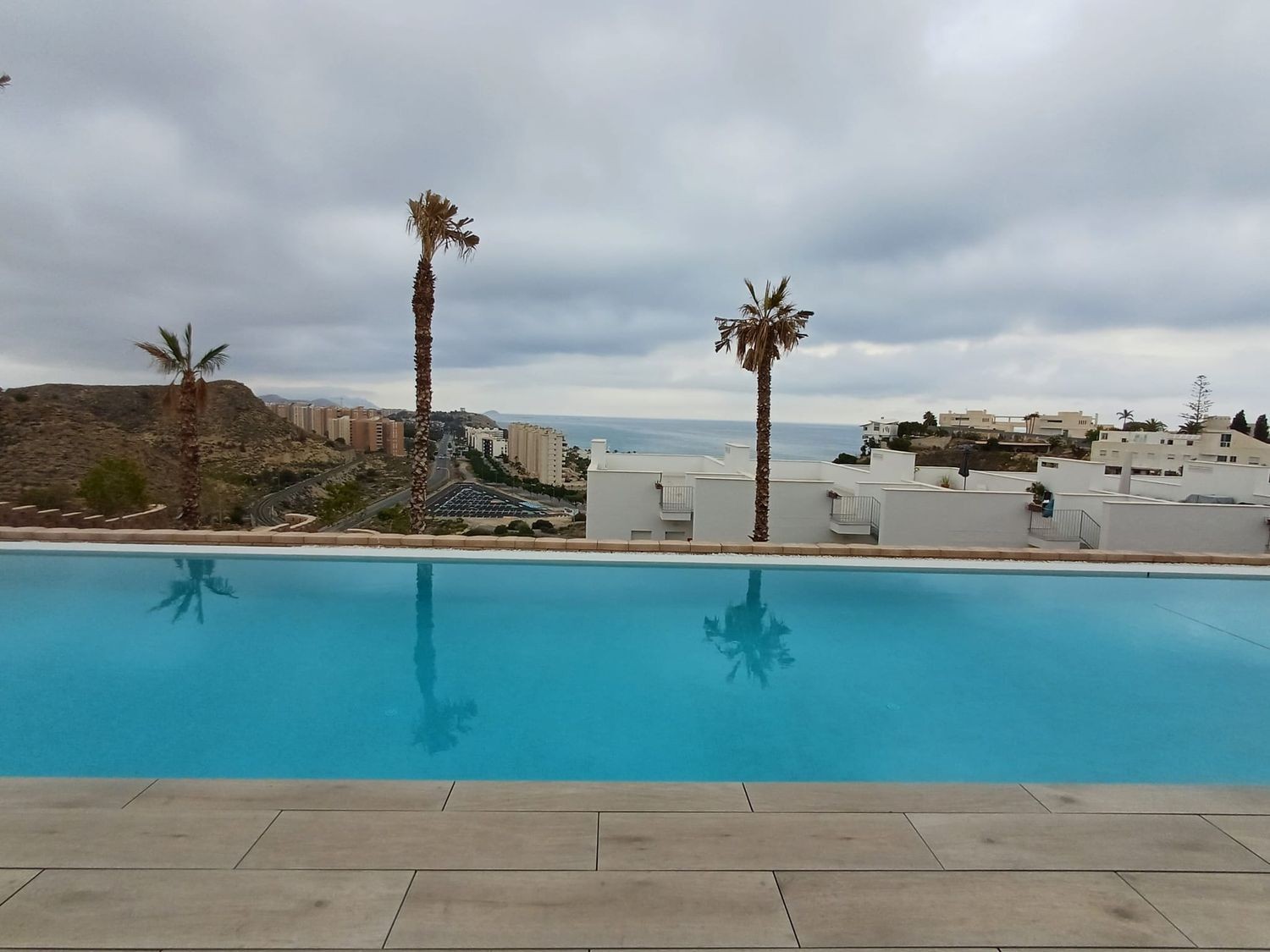 Tvåvåningslägenhet i Villajoyosa, Alicante, Spanien 3 sovrum, 199 kvm. Nr. 133337