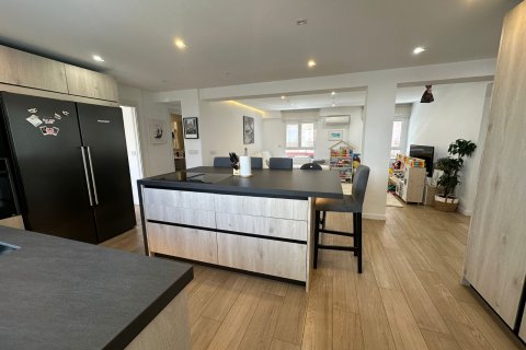 Apartment à Valencia, Espagne 4 chambres, 127 m2 No. 133334