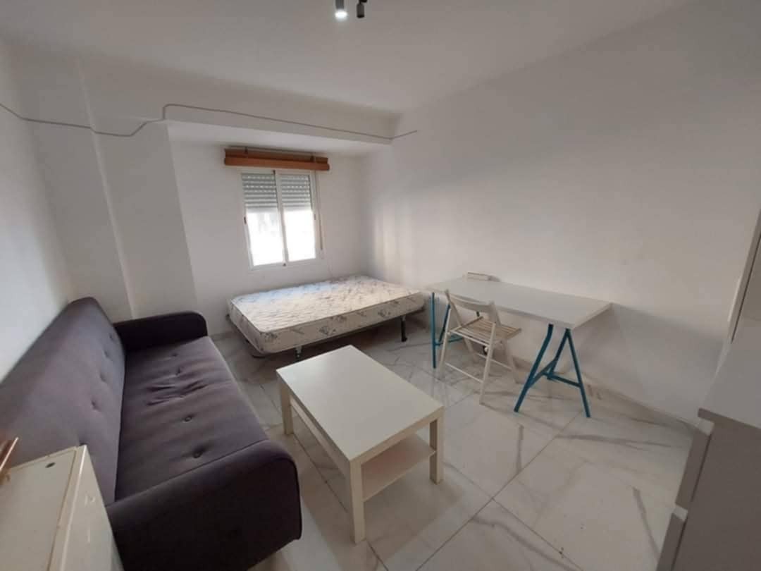 Wohnung in Valencia, Spanien 4 Schlafzimmer, 86 m2 Nr. 133335