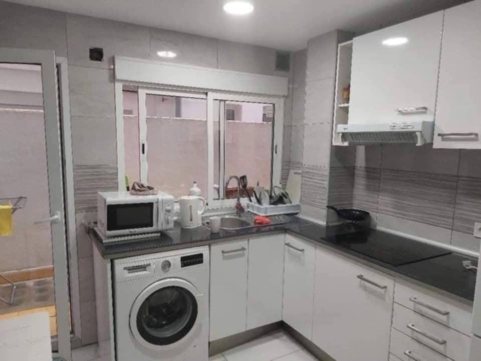 Wohnung in Valencia, Spanien 4 Schlafzimmer, 86 m2 Nr. 133335