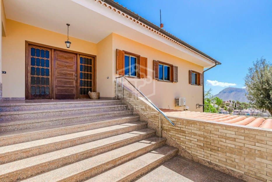 Villa in Arona, Tenerife, Spanien 9 Schlafzimmer, 470 m2 Nr. 111045