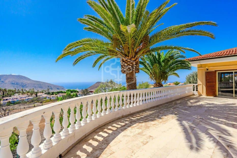 Villa in Arona, Tenerife, Spanien 9 Schlafzimmer, 470 m2 Nr. 111045
