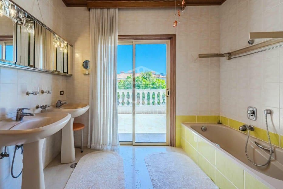 Villa in Arona, Tenerife, Spanien 9 Schlafzimmer, 470 m2 Nr. 111045