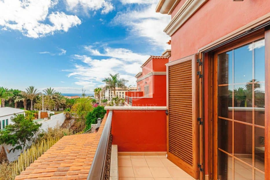 Radhus i Adeje, Tenerife, Spanien 3 sovrum, 272 kvm. Nr. 111047