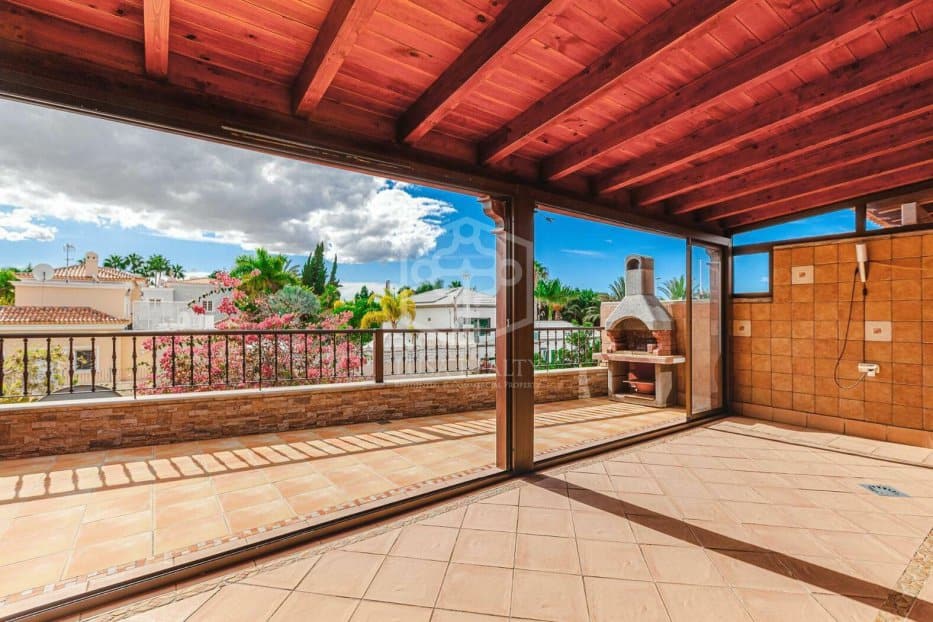 Radhus i Adeje, Tenerife, Spanien 3 sovrum, 272 kvm. Nr. 111047