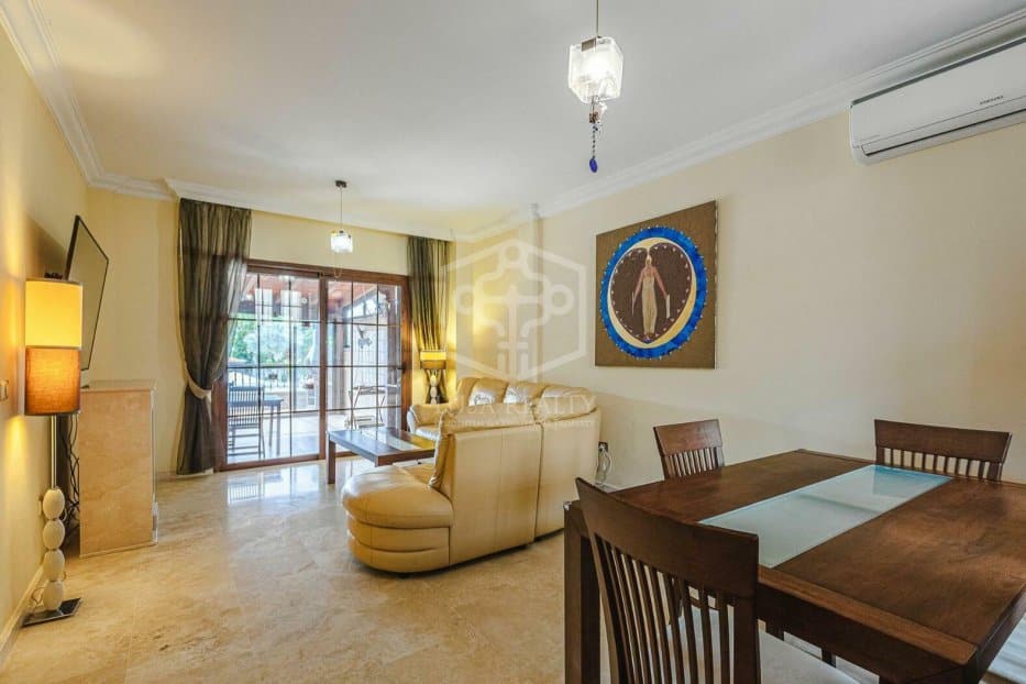 Radhus i Adeje, Tenerife, Spanien 3 sovrum, 272 kvm. Nr. 111047