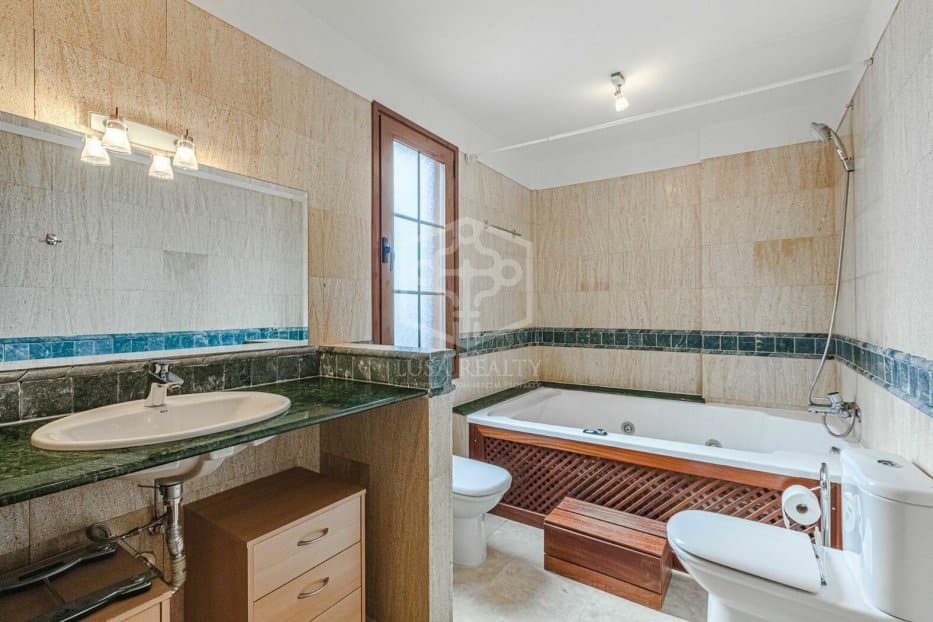 Radhus i Adeje, Tenerife, Spanien 3 sovrum, 272 kvm. Nr. 111047