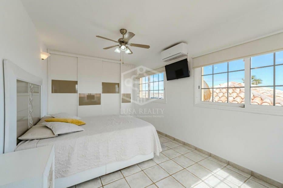 Villa à San Miguel de Abona, Tenerife, Espagne 4 chambres, 306 m2 No. 111049