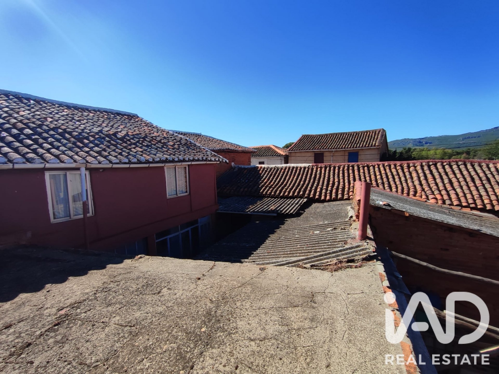 Villa en Luyego, León, España 5 dormitorios, 482 m2 No. 195796