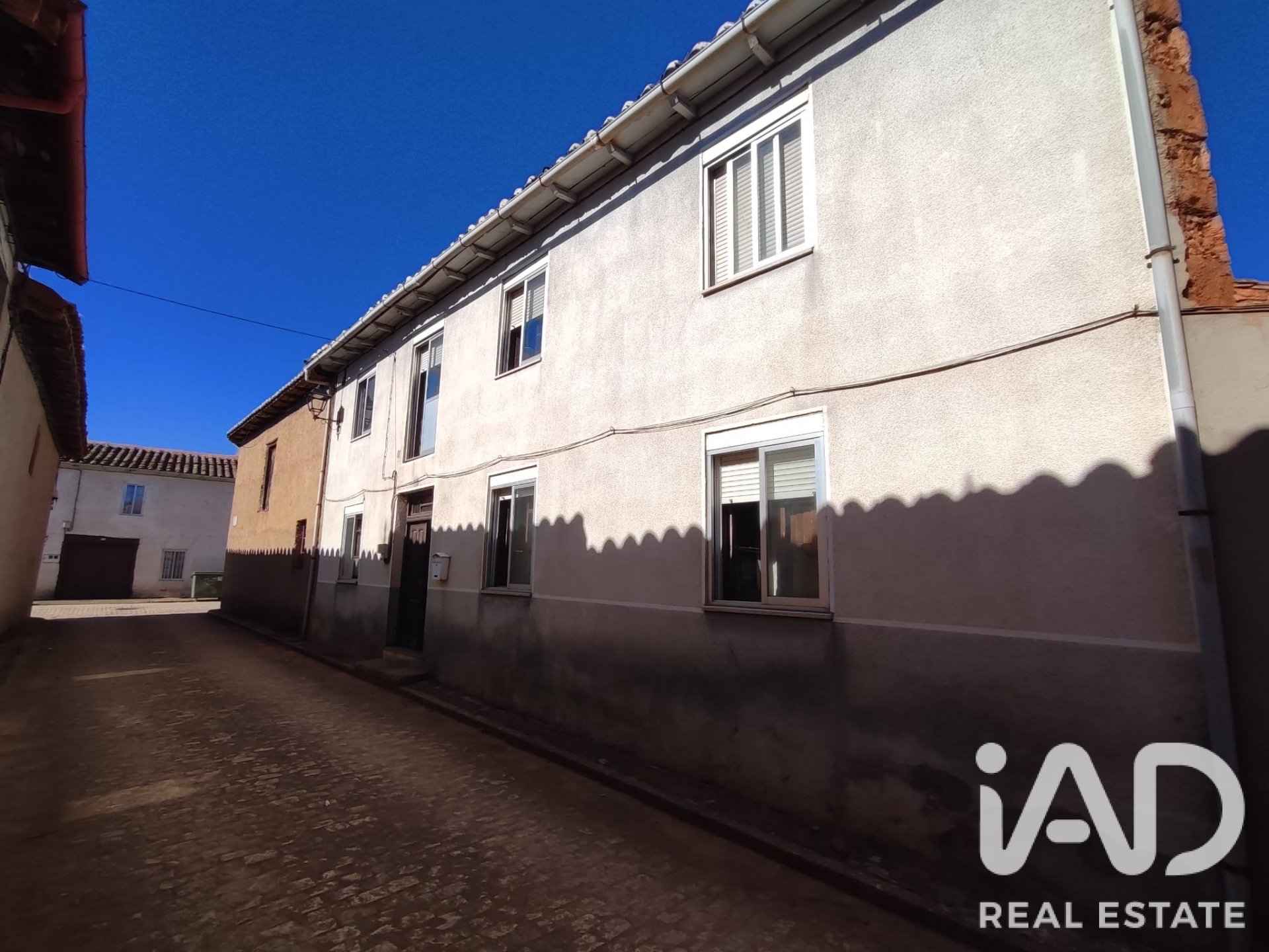 Villa en Luyego, León, España 5 dormitorios, 482 m2 No. 195796