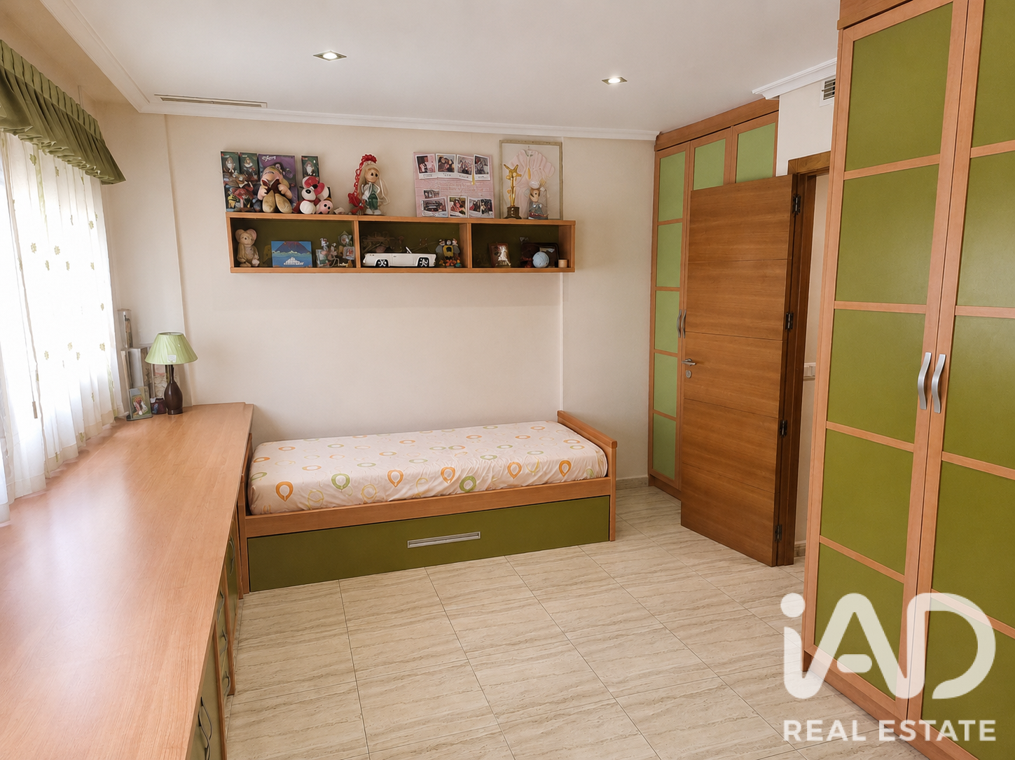 Townhouse in Santa Pola, Alicante, Spain 3 bedrooms, 228 sq.m. No. 194413