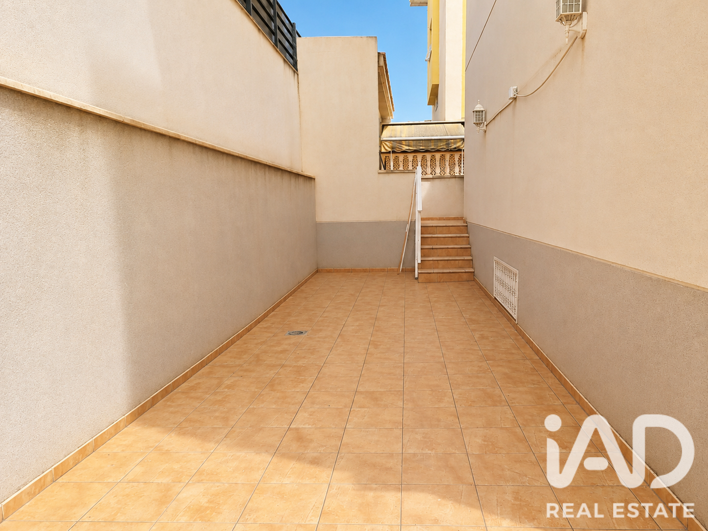 Townhouse in Santa Pola, Alicante, Spain 3 bedrooms, 228 sq.m. No. 194413