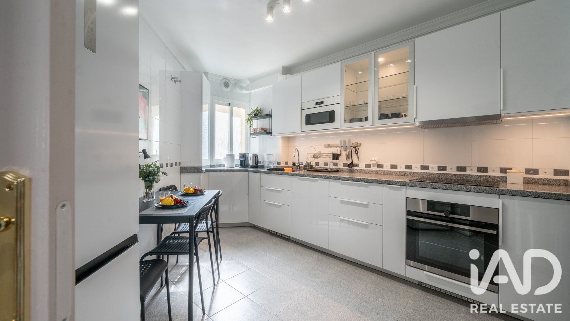 Appartamento a Malaga, Spagna 3 camere da letto, 101 mq. N° 194415
