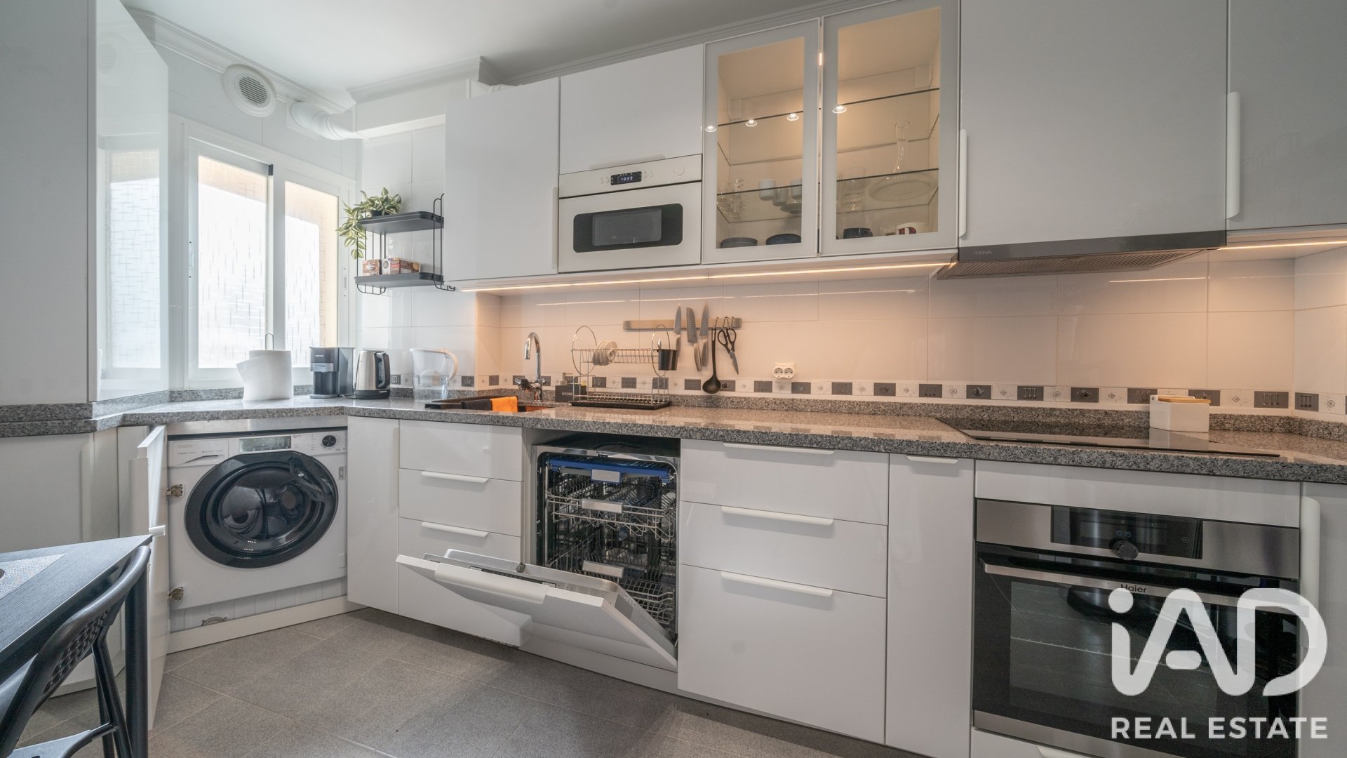 Appartamento a Malaga, Spagna 3 camere da letto, 101 mq. N° 194415