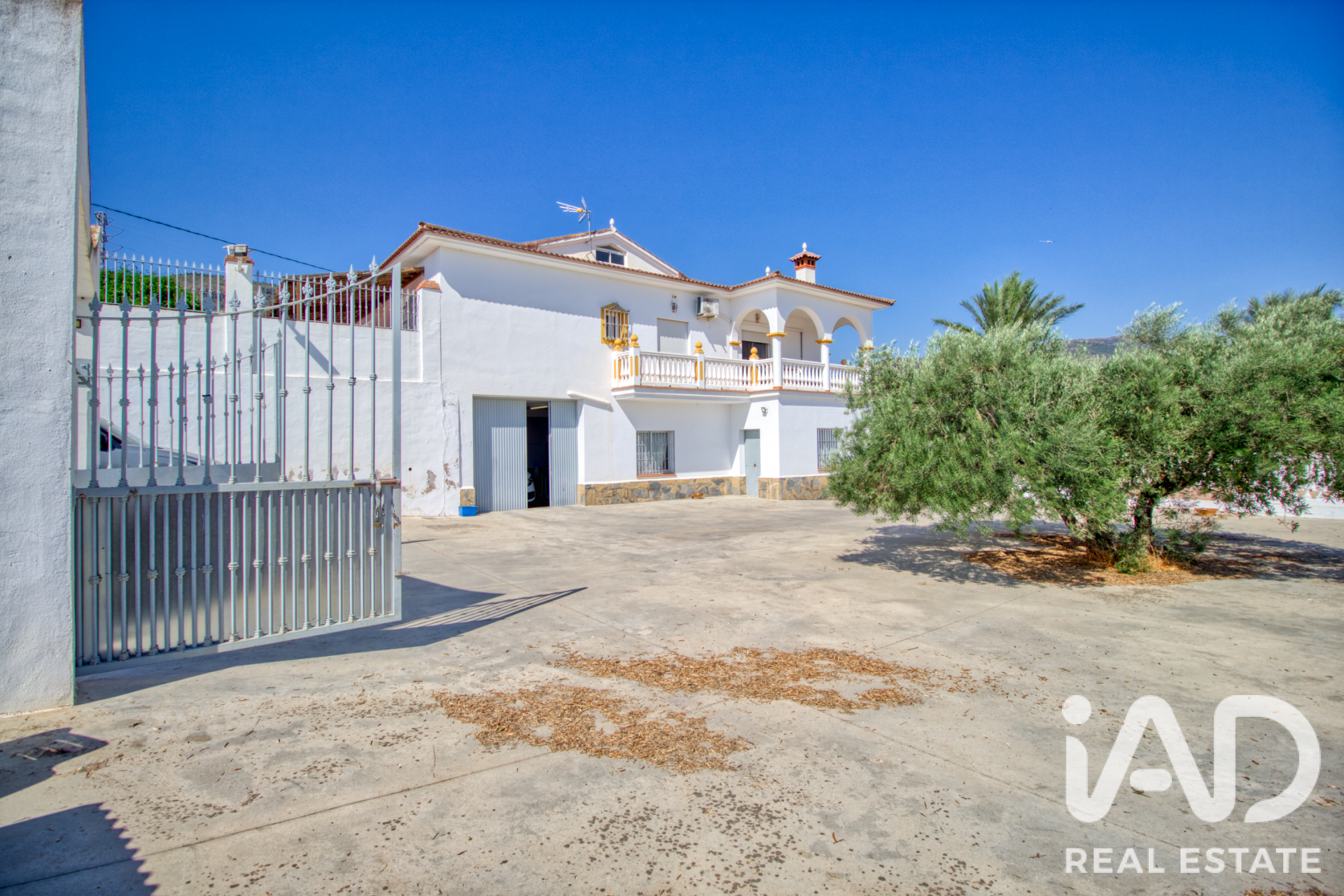 Hus i Alora, Malaga, Spanien 3 sovrum, 1458 kvm. Nr. 187956